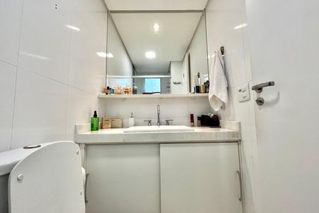 Apartamento à venda com 121m², 3 quartos e 2 vagasBanheiro da Suíte 2