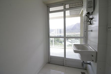 Apartamento à venda com 74m², 3 quartos e 1 vagaÁrea de Serviço