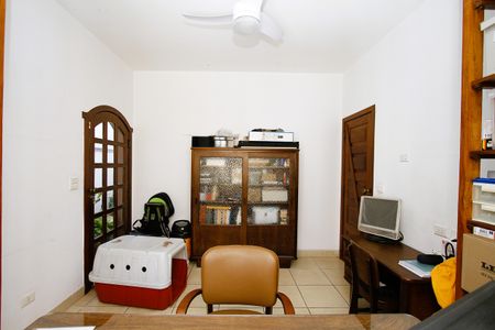 Casa à venda com 370m², 4 quartos e 4 vagasEscritório