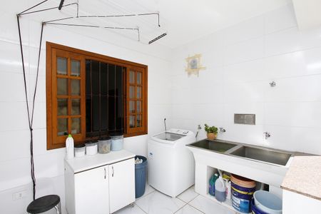 Casa à venda com 370m², 4 quartos e 4 vagasÁrea de Serviço