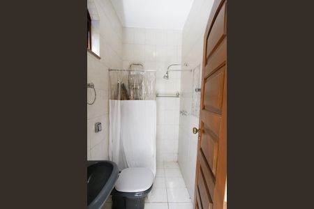 Casa à venda com 370m², 4 quartos e 4 vagasBanheiro de serviço