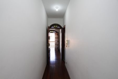Casa à venda com 370m², 4 quartos e 4 vagasCorredor