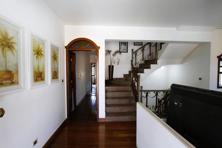 Casa à venda com 370m², 4 quartos e 4 vagasSala de TV