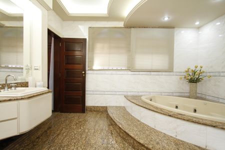 Casa à venda com 370m², 4 quartos e 4 vagasBanheiro do Quarto 1