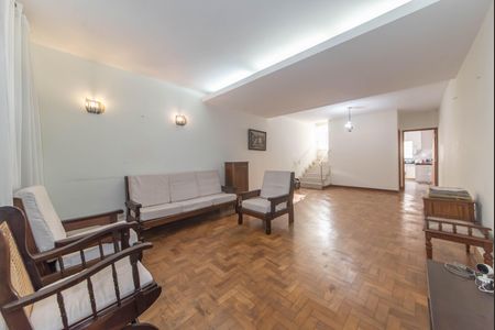 Casa para alugar com 148m², 3 quartos e 2 vagasSala