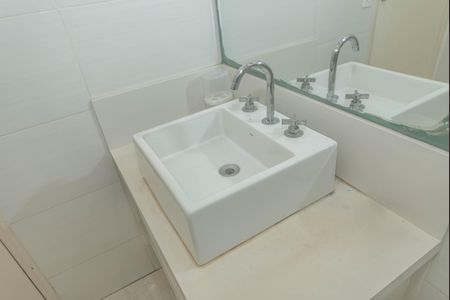 Casa para alugar com 148m², 3 quartos e 2 vagasBanheiro Social