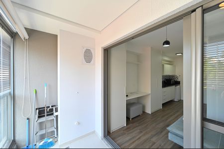 Varanda de kitnet/studio à venda com 1 quarto, 27m² em Mirandópolis, São Paulo