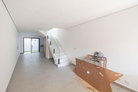 Casa à venda com 141m², 3 quartos e 2 vagas Casa à venda com 141m², 3 quartos e 2 vagasSala