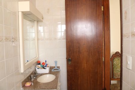Apartamento à venda com 79m², 2 quartos e 2 vagasBanheiro 1