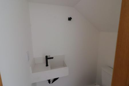 Casa à venda com 141m², 3 quartos e 2 vagasLavabo