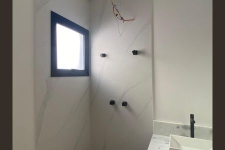 Casa à venda com 141m², 3 quartos e 2 vagas Casa à venda com 141m², 3 quartos e 2 vagasBanheiro 1