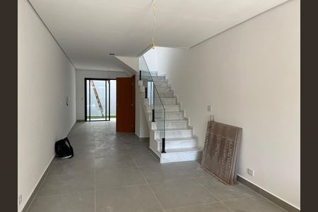 Casa à venda com 141m², 3 quartos e 2 vagas Casa à venda com 141m², 3 quartos e 2 vagasSala - Cozinha