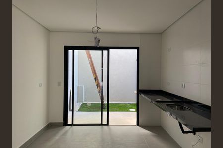 Casa à venda com 141m², 3 quartos e 2 vagas Casa à venda com 141m², 3 quartos e 2 vagasSala - Cozinha