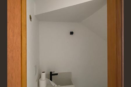 Casa à venda com 141m², 3 quartos e 2 vagas Casa à venda com 141m², 3 quartos e 2 vagasLavabo
