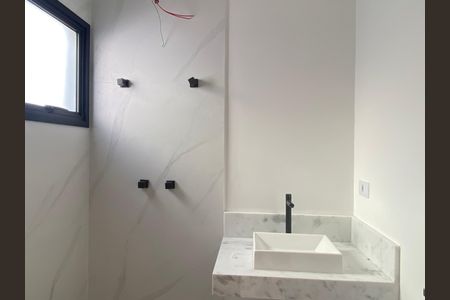Casa à venda com 141m², 3 quartos e 2 vagas Casa à venda com 141m², 3 quartos e 2 vagasBanheiro 1