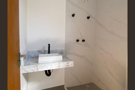 Casa à venda com 141m², 3 quartos e 2 vagas Casa à venda com 141m², 3 quartos e 2 vagasBanheiro 2
