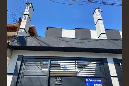 Casa à venda com 141m², 3 quartos e 2 vagas Casa à venda com 141m², 3 quartos e 2 vagasFachada