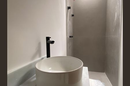 Casa à venda com 141m², 3 quartos e 2 vagas Casa à venda com 141m², 3 quartos e 2 vagasBanheiro 3