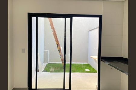 Casa à venda com 141m², 3 quartos e 2 vagas Casa à venda com 141m², 3 quartos e 2 vagasSala - Cozinha