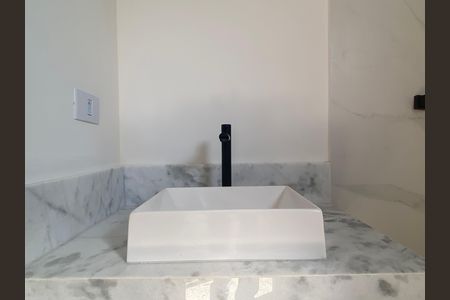 Casa à venda com 141m², 3 quartos e 2 vagas Casa à venda com 141m², 3 quartos e 2 vagasBanheiro 2