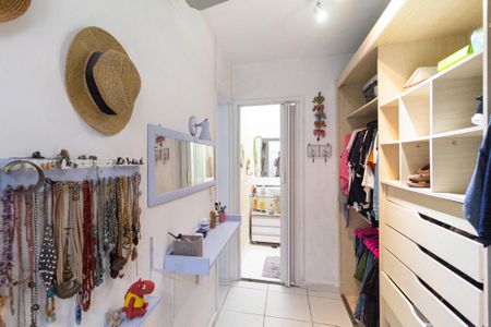 Casa à venda com 151m², 2 quartos e 2 vagasCloset da suíte