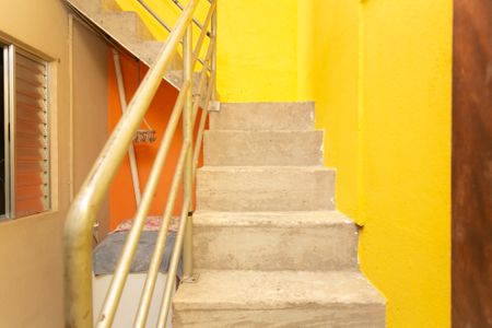 Casa à venda com 64m², 2 quartos e 1 vagaEscada 