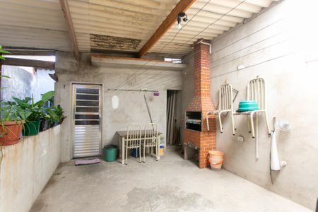 Casa à venda com 64m², 2 quartos e 1 vagaÁrea de Serviço - Churrasqueira 