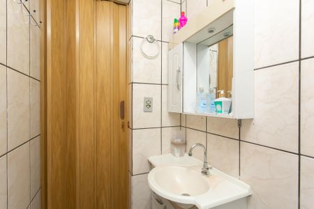 Casa à venda com 64m², 2 quartos e 1 vagaBanheiro