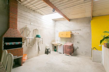 Casa à venda com 64m², 2 quartos e 1 vagaÁrea de Serviço 
