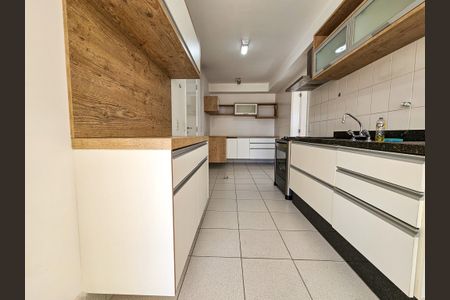 Apartamento para alugar com 160m², 3 quartos e 3 vagasCozinha