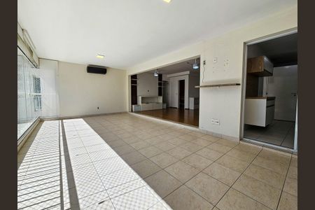 Apartamento para alugar com 160m², 3 quartos e 3 vagasSacada