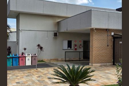 Apartamento para alugar com 57m², 2 quartos e 1 vagaFachada e portaria