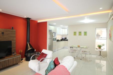 Casa à venda com 492m², 3 quartos e 3 vagasSala