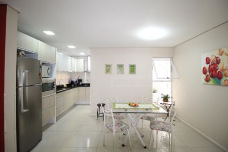 Casa à venda com 492m², 3 quartos e 3 vagasSala/Cozinha