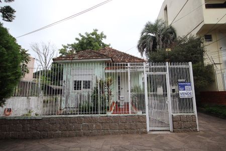 Casa à venda com 492m², 3 quartos e 3 vagasFachada
