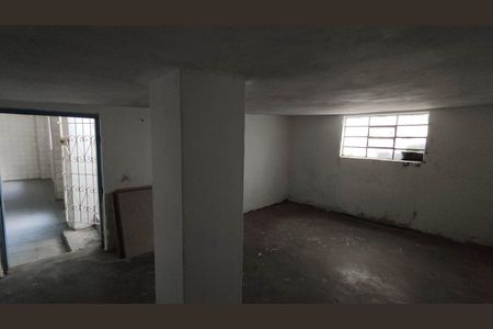 Casa para alugar com 252m², 2 quartos e sem vagaPorão