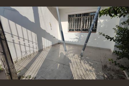 Casa para alugar com 252m², 2 quartos e sem vagaQuintal