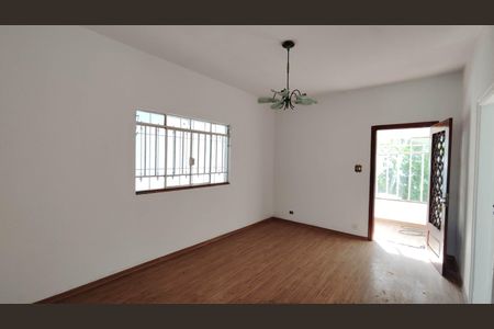 Sala de casa para alugar com 2 quartos, 252m² em Vila Romanopolis, Ferraz de Vasconcelos