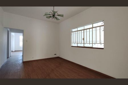 Sala de casa para alugar com 2 quartos, 252m² em Vila Romanopolis, Ferraz de Vasconcelos