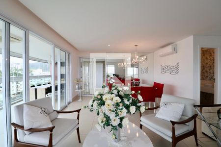 Apartamento para alugar com 160m², 3 quartos e 2 vagasVaranda