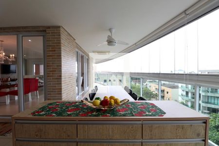 Apartamento para alugar com 160m², 3 quartos e 2 vagasVaranda