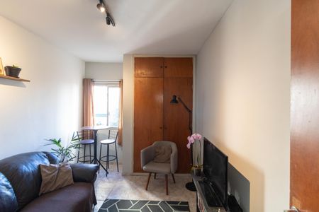 Quarto 02 de apartamento à venda com 2 quartos, 30m² em Cambuí, Campinas