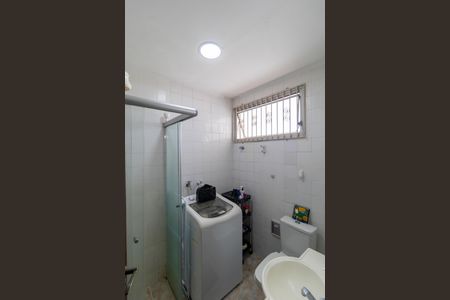 Banheiro de apartamento à venda com 2 quartos, 30m² em Cambuí, Campinas