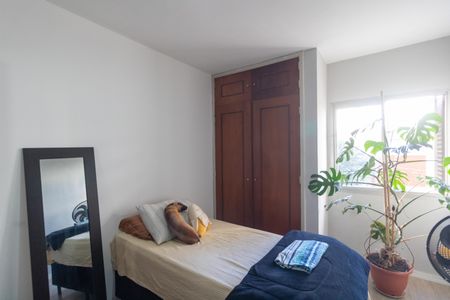 Quarto 01 de apartamento à venda com 2 quartos, 30m² em Cambuí, Campinas