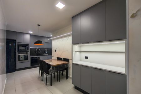 Apartamento para alugar com 115m², 3 quartos e 2 vagas Apartamento para alugar com 115m², 3 quartos e 2 vagasCozinha