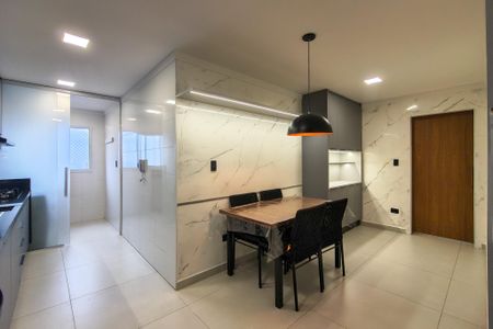 Apartamento para alugar com 115m², 3 quartos e 2 vagas Apartamento para alugar com 115m², 3 quartos e 2 vagasCozinha