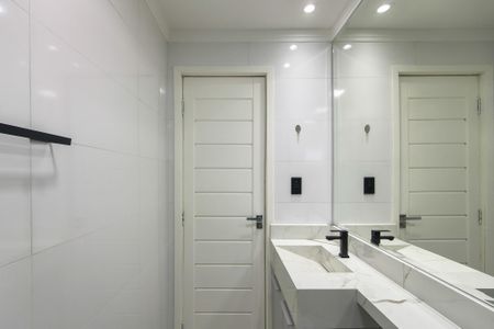 Banheiro de apartamento para alugar com 3 quartos, 115m² em Nova Mirim, Praia Grande