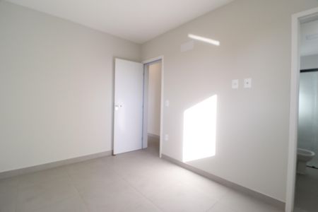 Apartamento para alugar com 79m², 2 quartos e 2 vagasQuarto 2 - Suíte