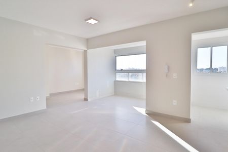 Sala de apartamento para alugar com 2 quartos, 79m² em Santa Mônica, Uberlândia