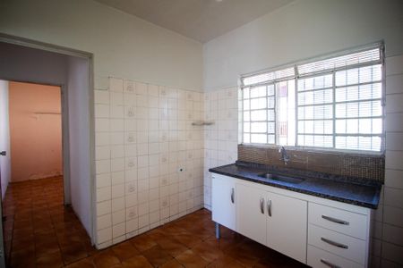 Casa para alugar com 300m², 3 quartos e 3 vagasCozinha 